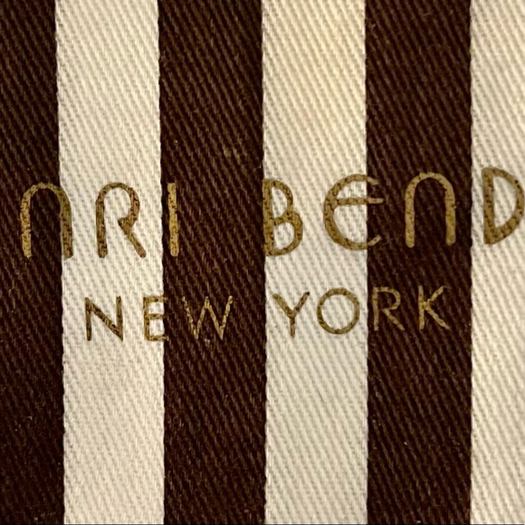 NWOT 🌷🎀💯Henri Bendel Ring Box, Signature Original Dust-bag & Shopping  Bag💕 - Picture 11 of 14